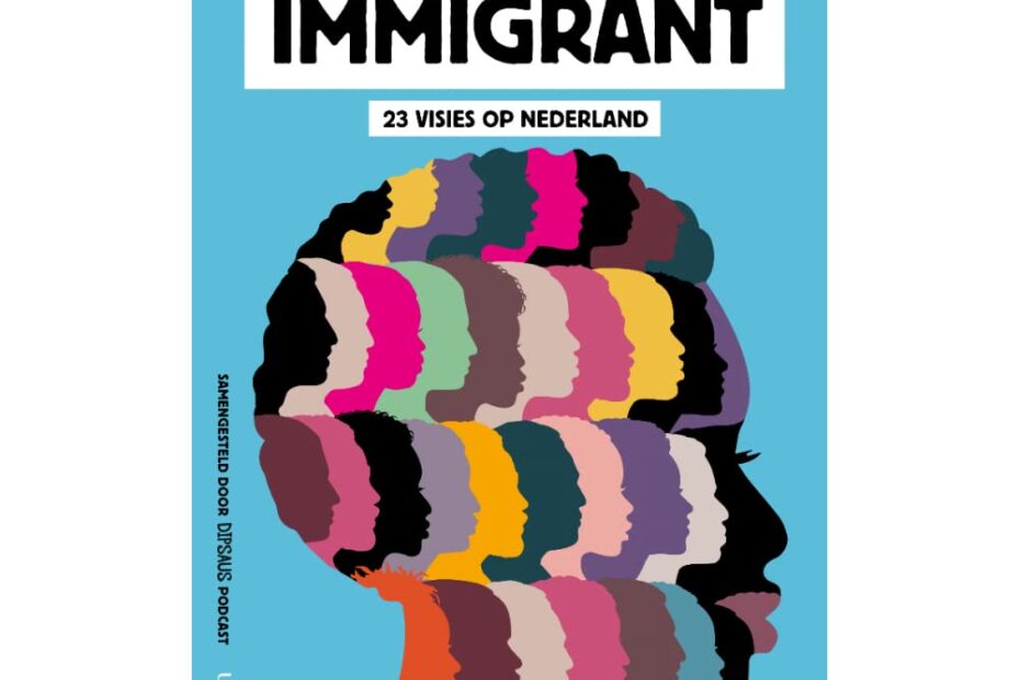 Cover van het boek De goede immigrant. Afbeelding van een silhouet van een gezicht, bestaande uit allemaal silhouetten van gezichten in verschillende kleuren, tegen een blauwe achtergrond.